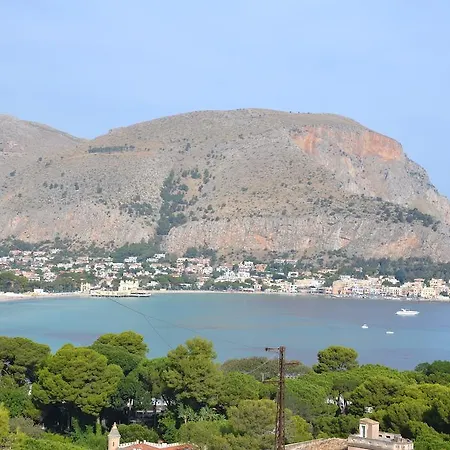 Holidays Apartment Mondello